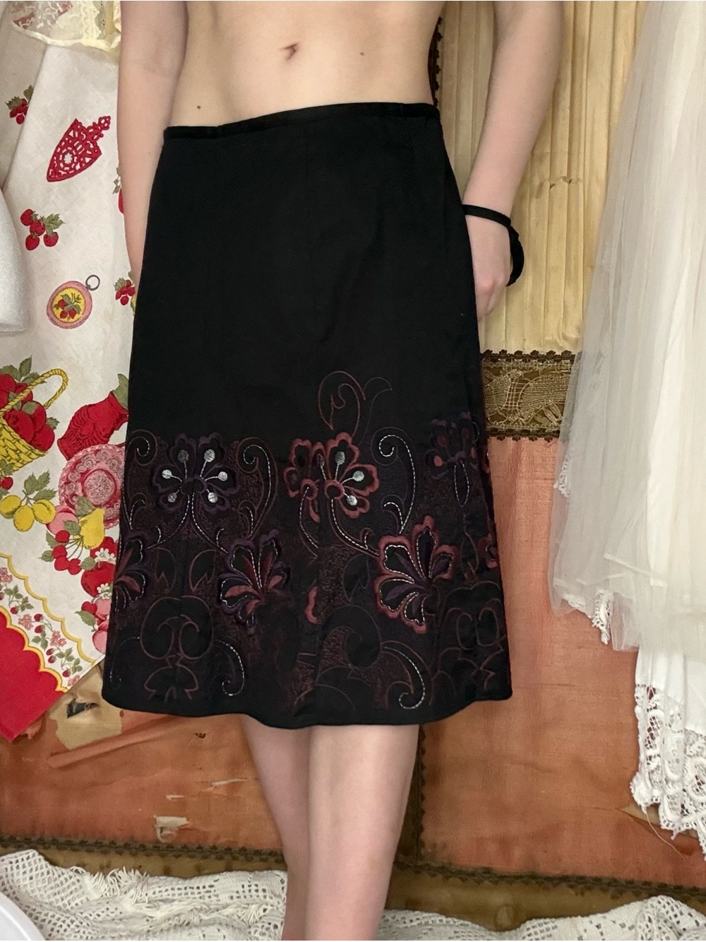 Y2K Liz Claiborne Black A-Line Skirt with Floral Embroidery